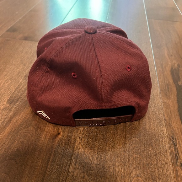 Philadelphia Phillies Retro Throwback Logo Maroon Snapback Hat Cap. - Picture 3 of 4